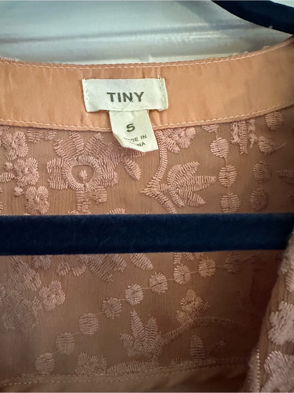 Four blouses - Picture 5 of 12